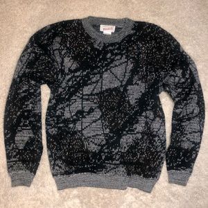 6/$20 Independently Basic size large dad sweater